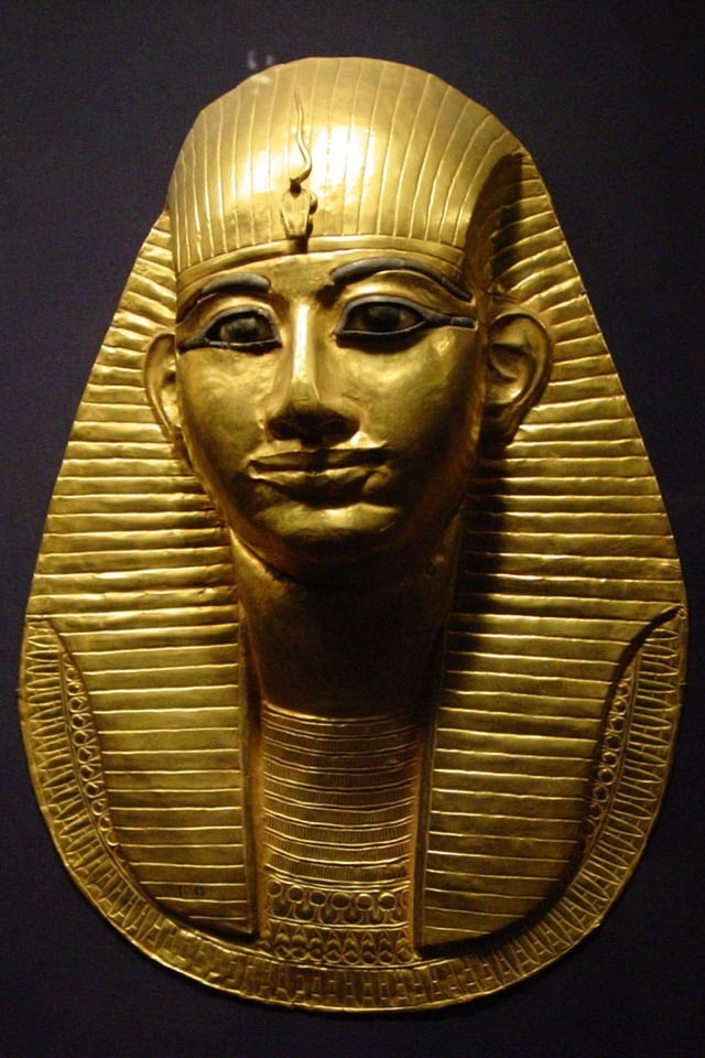 Amenemope_Mask_Crop